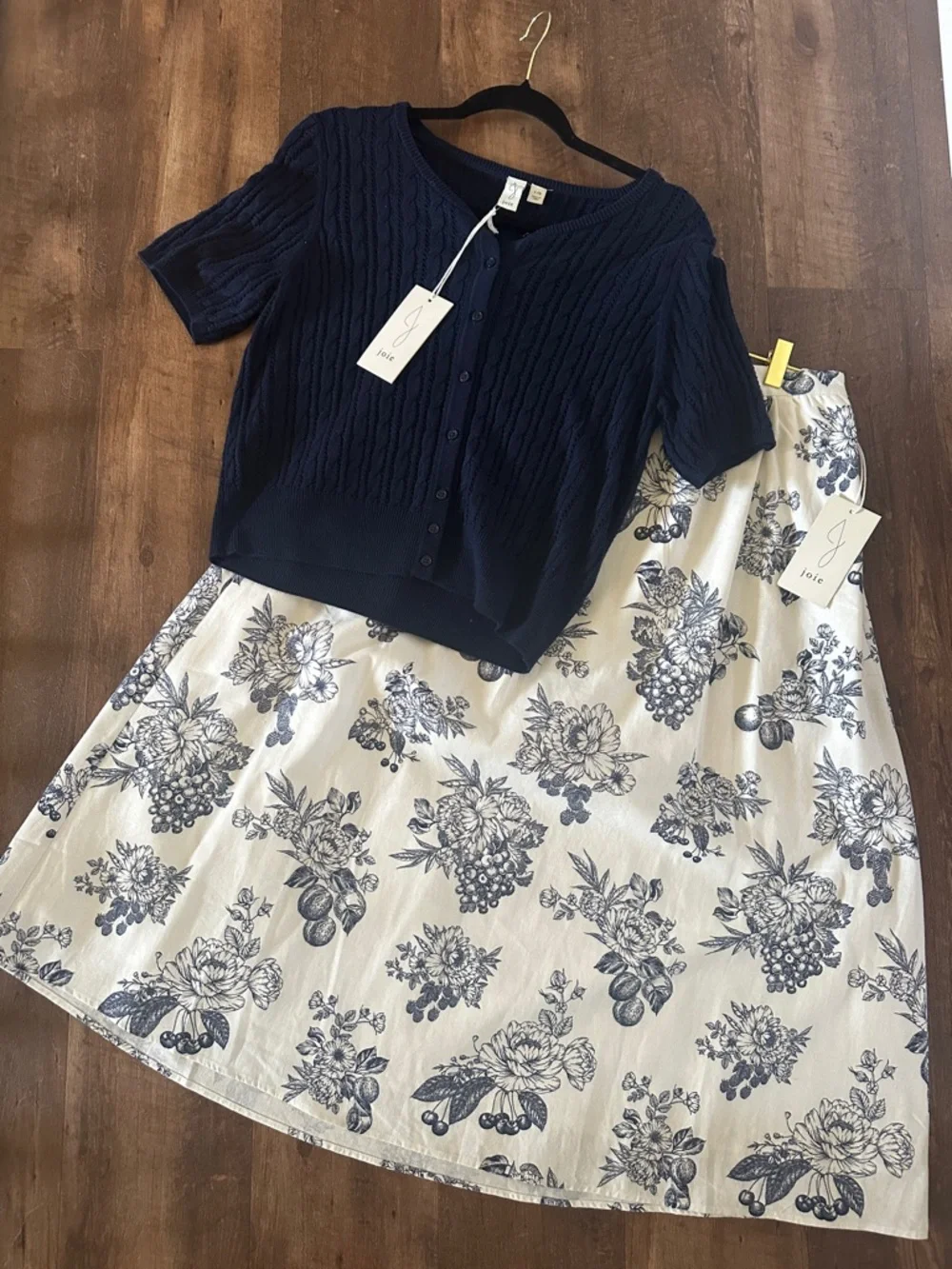 Joie navy sweater and floral matching skirt set size large NWT - Picture 1 of 4